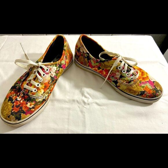 Vans Women TB9C Lace Up Low Top Canvas Floral Pattern Skate Shoe WSZ 6.0. - Picture 2 of 6
